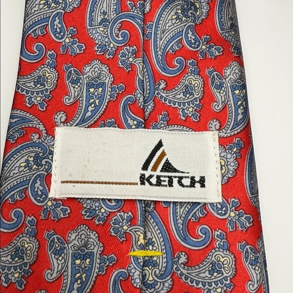VINTAGE 1970'S-1980'S RED KETCH LABEL TIE PAISLEY, OFFICE, FORMAL